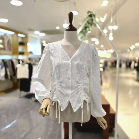 셔링펀칭 V 블라우스