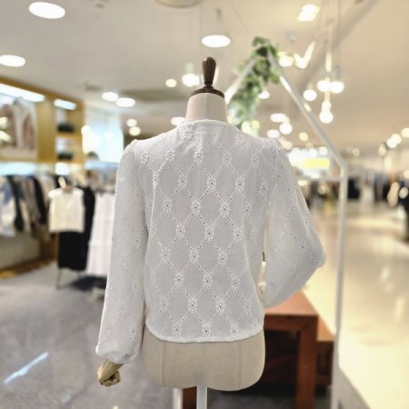 셔링펀칭 V 블라우스