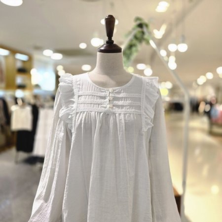 프릴레이스 블라우스