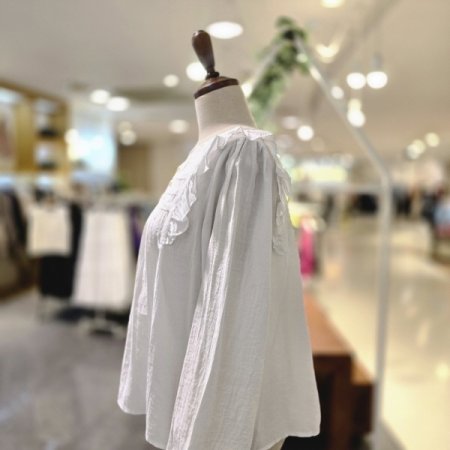 프릴레이스 블라우스