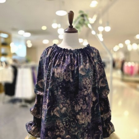 보라꽃 오프숄더 블라우스