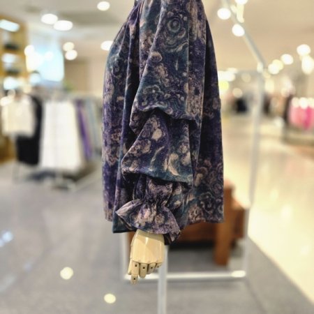 보라꽃 오프숄더 블라우스