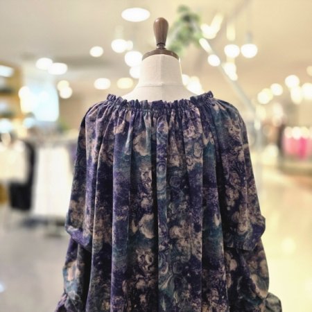 보라꽃 오프숄더 블라우스