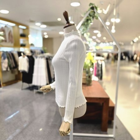 반폴라물결넥니트