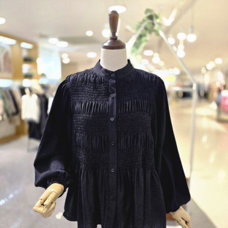 셔링 페미닉 블라우스