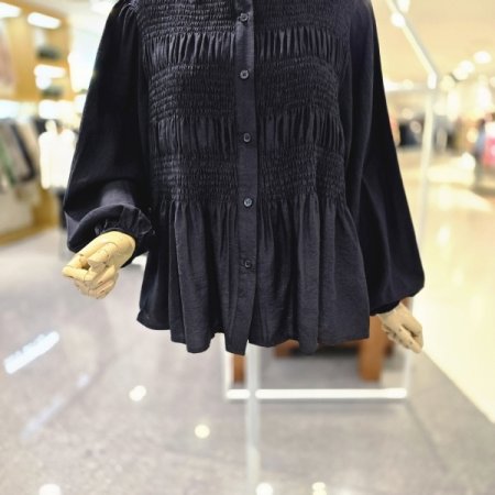 셔링 페미닉 블라우스