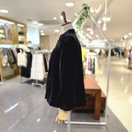 셔링 페미닉 블라우스