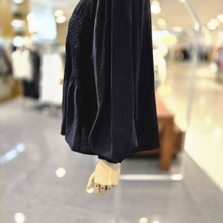 셔링 페미닉 블라우스