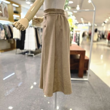 뒷밴딩버튼 스커트