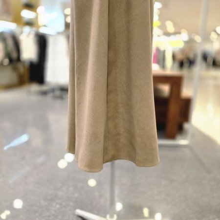 뒷밴딩버튼 스커트