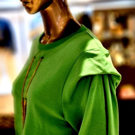 자물쇠체인 어깨접힘디테일 티셔츠