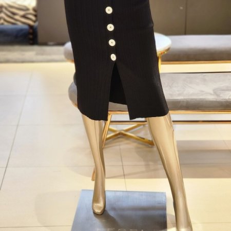 앞트임 단추포인트스커트