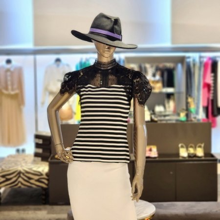 어깨레이스 단가라하이넥티셔츠