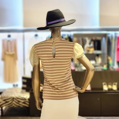 어깨레이스 단가라하이넥티셔츠