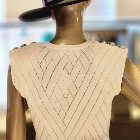 사선패턴 어깨포인트민소매니트