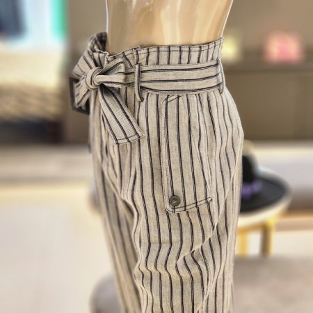 하이웨스트 핀턱스트라이프팬츠