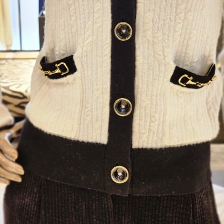 Y넥배색칼라 니트가디건