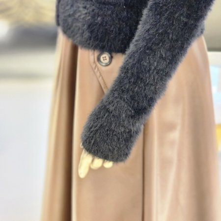 버클장식 Y넥가디건