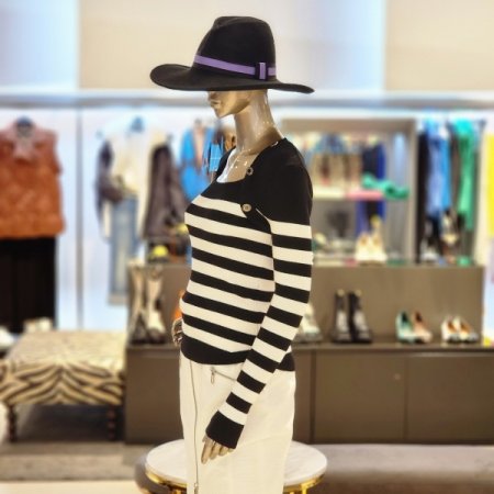 스퀘어넥 스트라이프니트