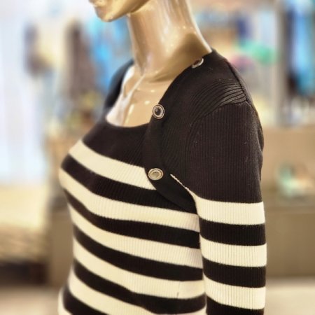 스퀘어넥 스트라이프니트