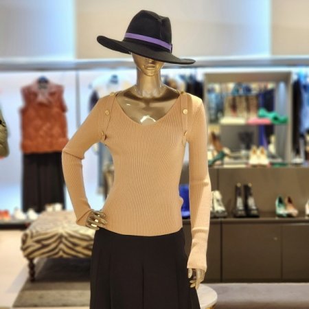 금장단추 브이넥골지니트