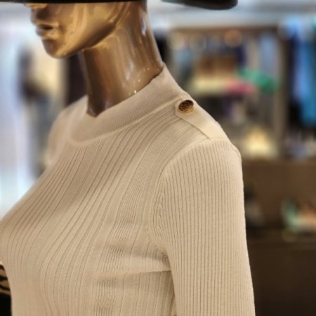 어깨금장 골지니트티셔츠