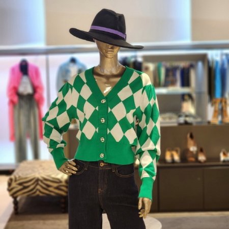 다이아패턴 브이넥 단추 가디건