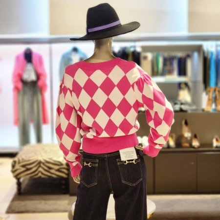 다이아패턴 브이넥 단추 가디건