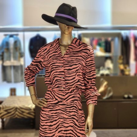 지브라 카라넥크롭블라우스