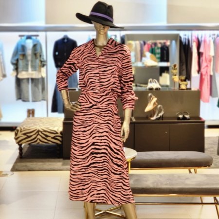 지브라 카라넥크롭블라우스