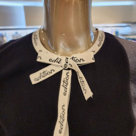 레터링 라운드넥리본가디건