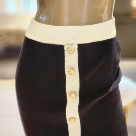 라인배색 H라인니트스커트