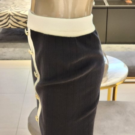 라인배색 H라인니트스커트