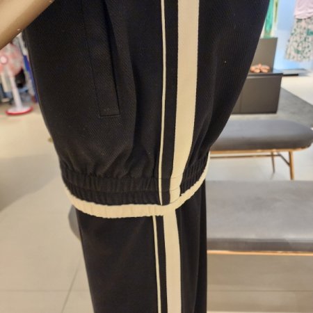 컬러배색 어깨패드 집업 베스트