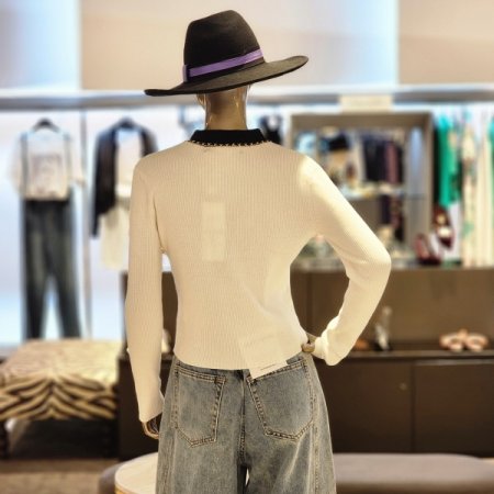 사슬패턴 브이넥가디건