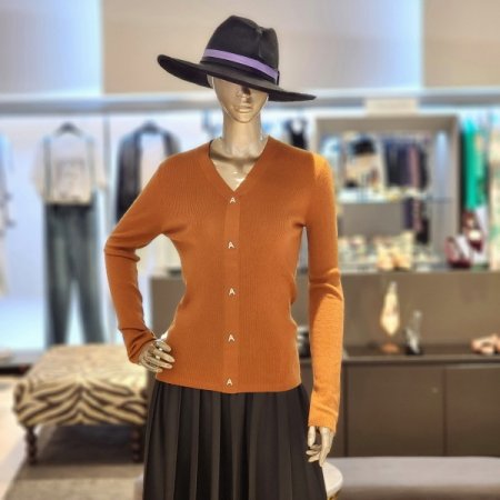 A로고 브이넥니트