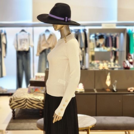 소매금장 라운드넥골지니트