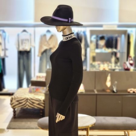 레터링 하이넥골지슬림니트