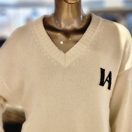 울혼방 로고패치 브이넥 긴팔 니트