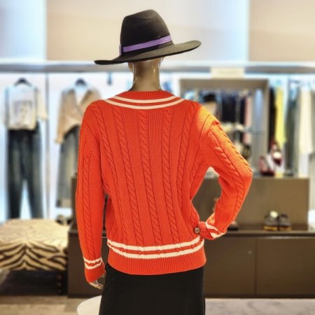 두줄 배색 브이넥 긴팔 니트