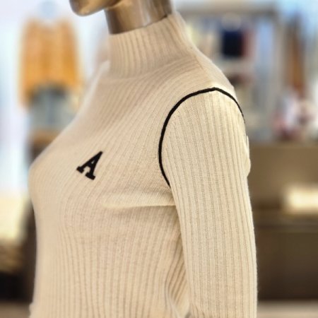 A로고 반터틀넥울니트