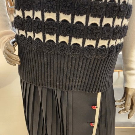 뽀글이 스트라이프 브이넥 니트 베스트