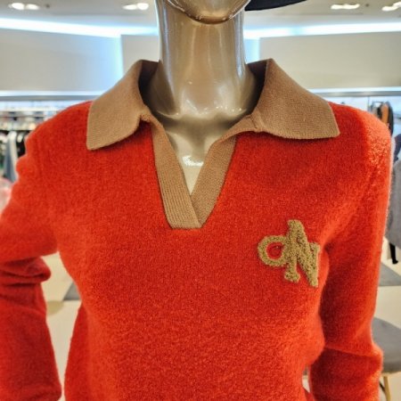 컬러배색 로고 뽀글이 긴팔니트