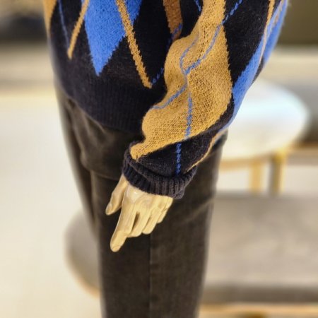 다이아패턴 큐빅장식 라운드 니트