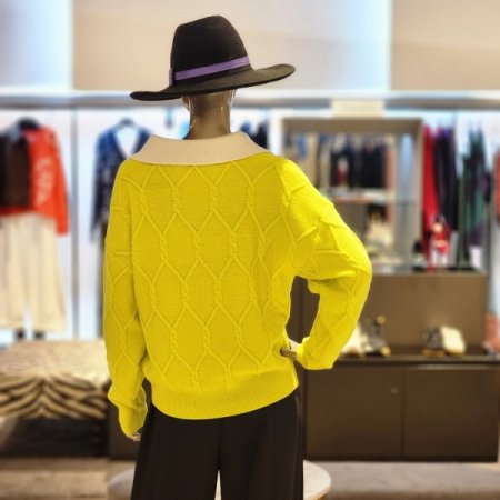 다이아꼬임패턴 배색카라 긴팔니트