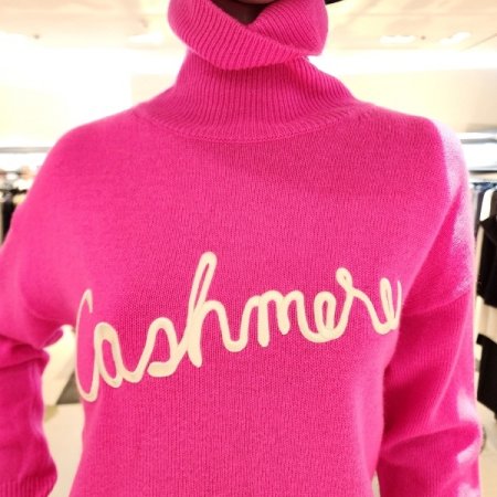 레터링 캐시미어 하이넥 니트 티셔츠