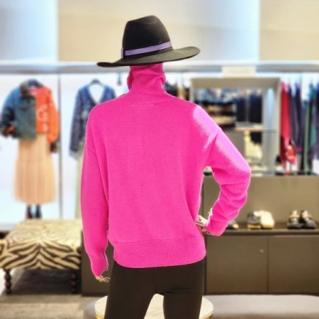 레터링 캐시미어 하이넥 니트 티셔츠