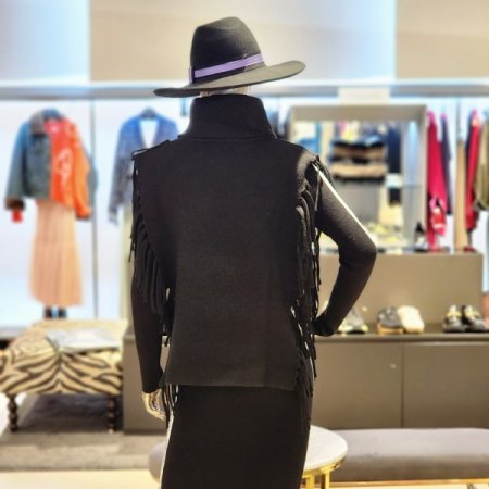 테슬장식 터틀넥 니트베스트