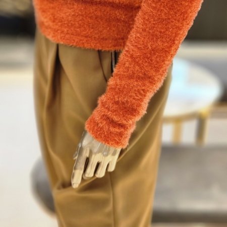 메탈사 혼방 라운드넥 니트