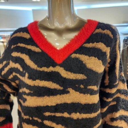 알렉시스 믹스 컬러 브이넥 니트